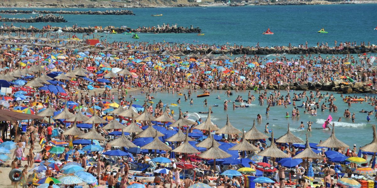 Constatare pe litoral: 23 de terase, amendate de Diana Buzoianu