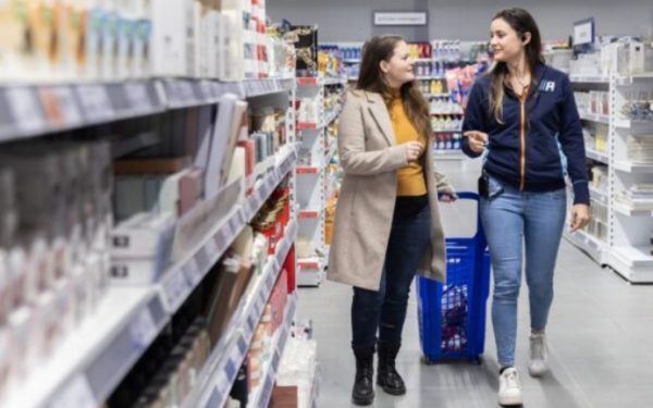 Action deschide noi magazine și angajează cu salarii de la 1500 lei net