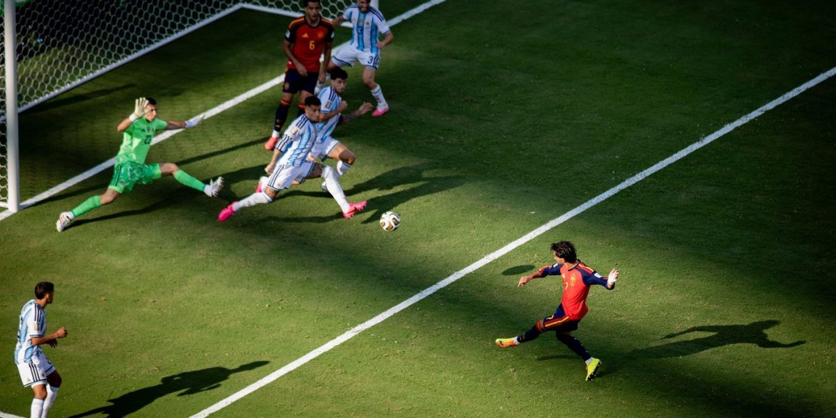 Spania a zguduit de un gol: undă seismică natională