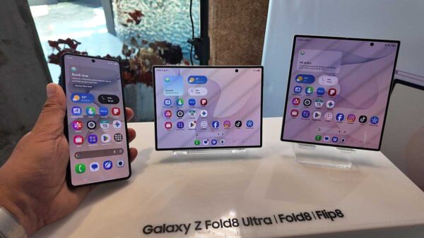 Samsung pliabile: Precomenzi record în Europa