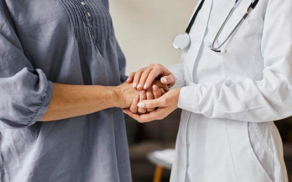 Cancere: 3 semne ignorate. Medicii lansează alarma