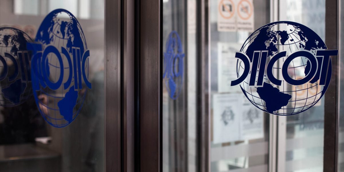 Percheziții DIICOT: 79 de locuri vizate, contrabandă cu țigări țintită