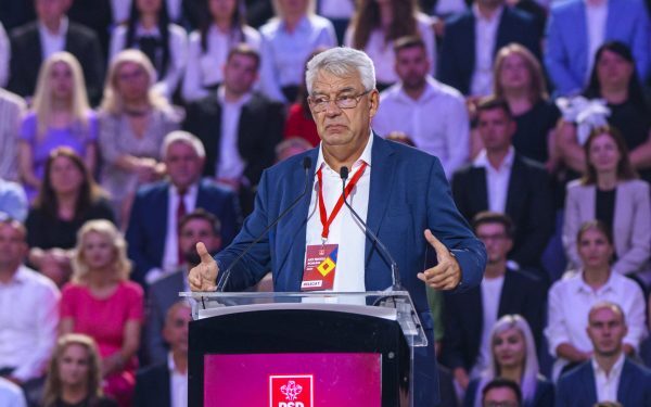 Tudose atacă Guvernul: Ministru interimar, maxim 45 de zile