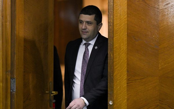 Premierul stă, miniștrii zboară: Planul Miruță pentru PSD