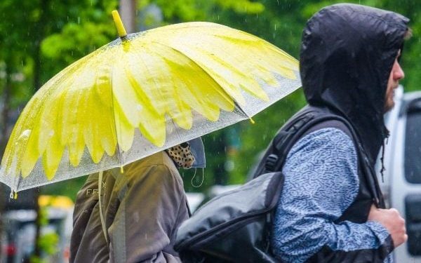 Alertă meteo: Ploi și vijelii în Ucraina, vine răcirea vremii