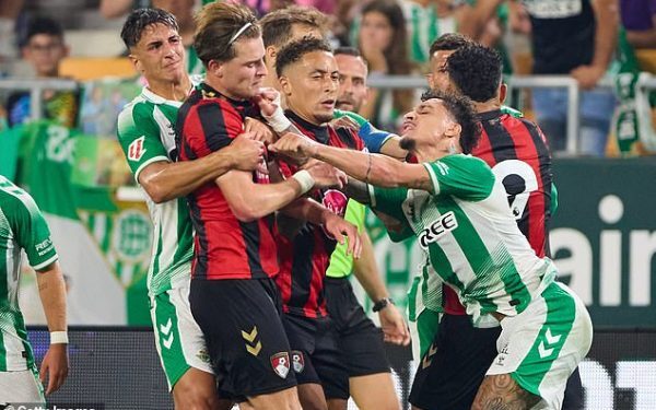 Antony, eliminat! Amical Real Betis-Bournemouth s-a transformat în bătaie