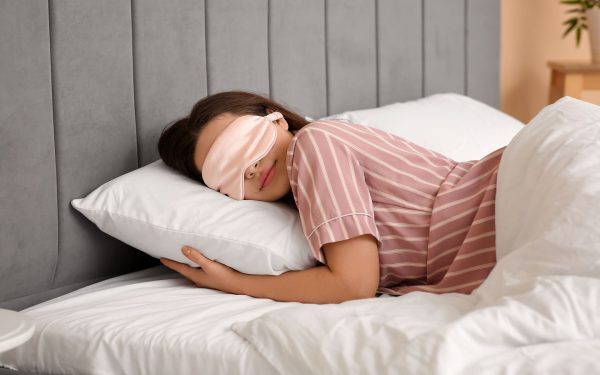 Somnul crește notele studenților: o oră în plus, rezultate mai bune