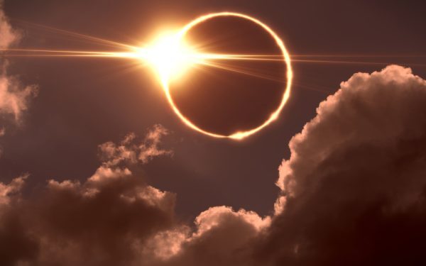 Eclipsa 12 august: Unde e cel mai bun loc din România