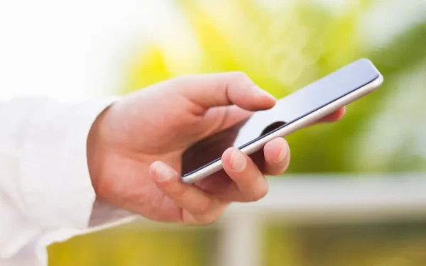 Telefon personal pentru muncă: Ești obligat să-l folosești