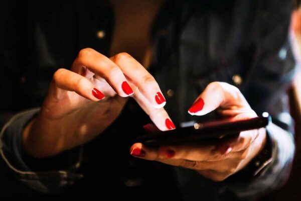 ING Safebutton: blocați conturi rapid din aplicație