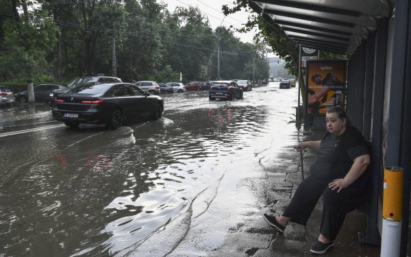 ApaNova ia încă 1 leu pe metru cub de la bucureșteni