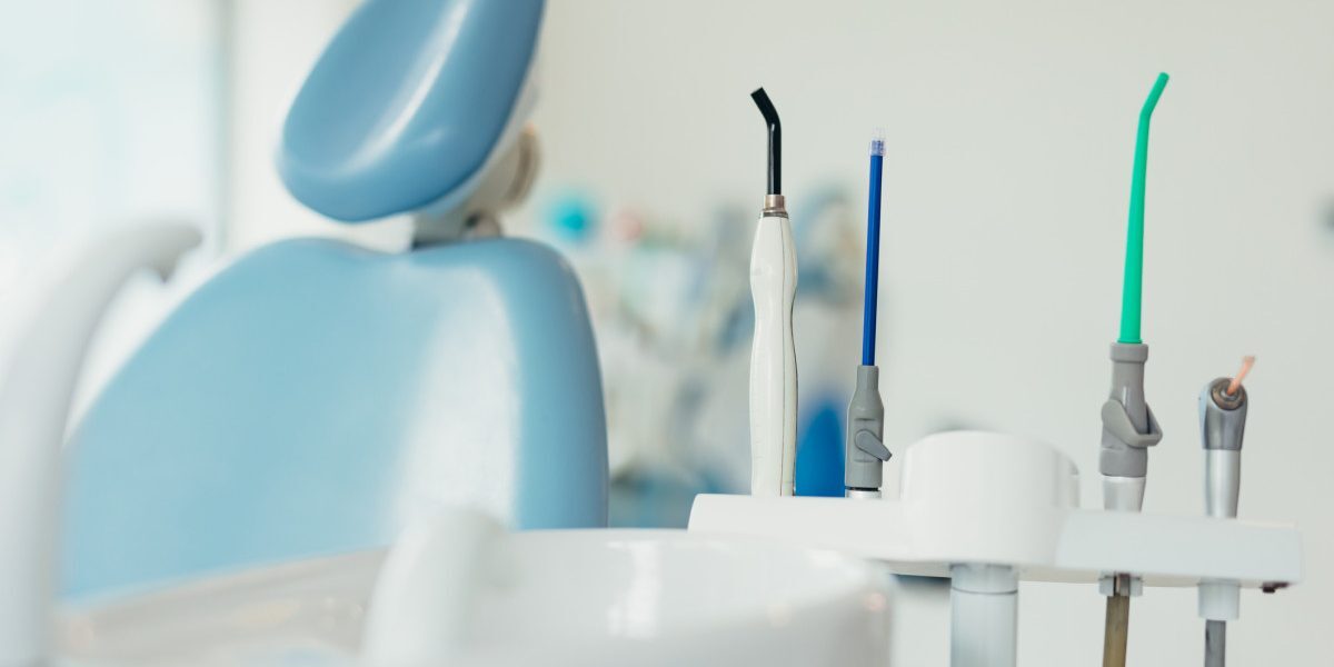 Dentisti în exces. Colegiul face apel: mai puține locuri la buget