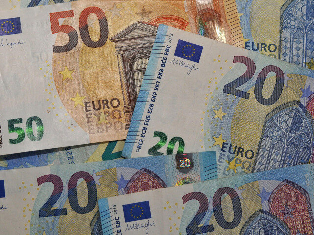 Lider de galerie, prins cu aproape un milion de euro!