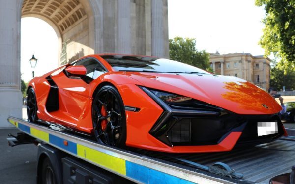 Londra: Mașini de lux de 10 milioane $ confiscate în weekend
