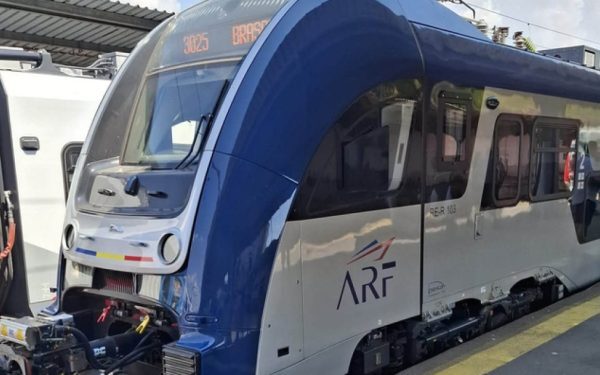 Trenul PESA a ieșit la linia ferată: Miruță, revoltă la Transporturi