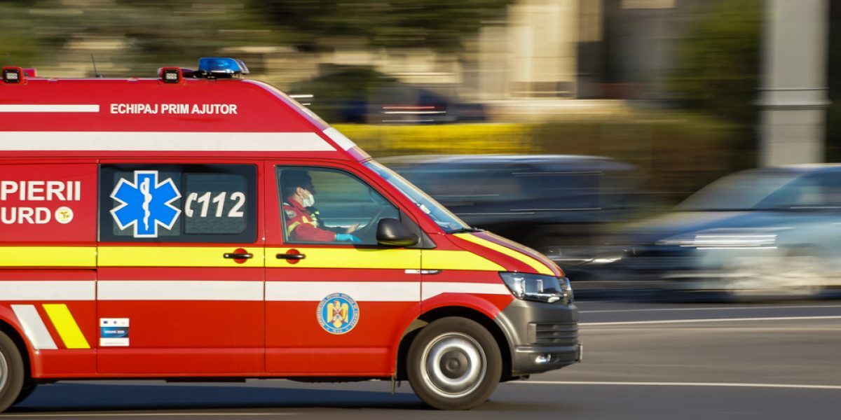 Ambulanța, condiții periculoase: sindicatele cer urgență