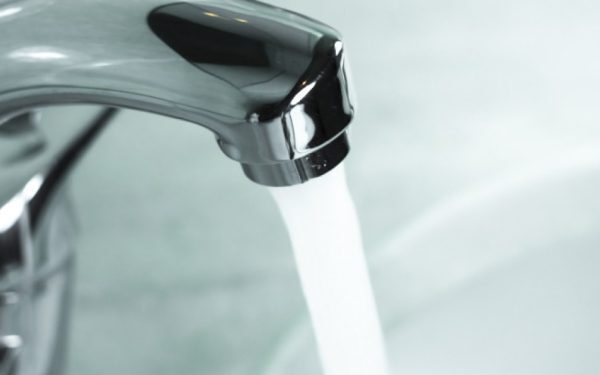 Apă cu mangan în Argeș: Lacul Budeasa, secat și poluat