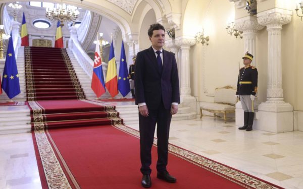 Decizie EPICĂ pentru salarii: Nicușor Dan la vot, 770 mil. € în joc