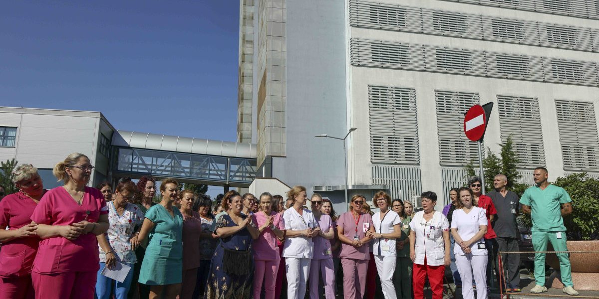 Sănătate: Sindicatele cer noi salarii. Detalii din documentul trimis Guvernului