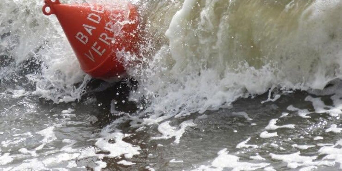 Eforie Nord: A murit înecat, după ce salvamarii îl scoaseră de 3 ori din mare