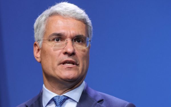 Pîslaru la Cotroceni: Legea salarizării partidelor, pe masa președintelui