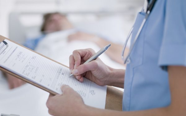 Ciclosporiaza ucide în SUA: simptome, transmitere și protecție