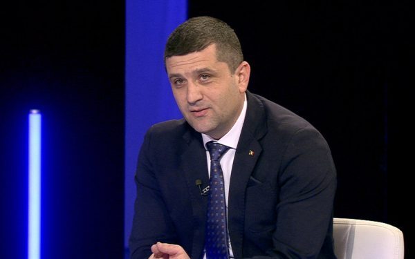 Protest masiv anti-Grindeanu: Miruță, atac dur la ministru