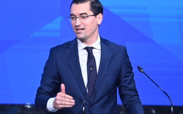 Fotbaliștii, uniți contra restructurării salariale