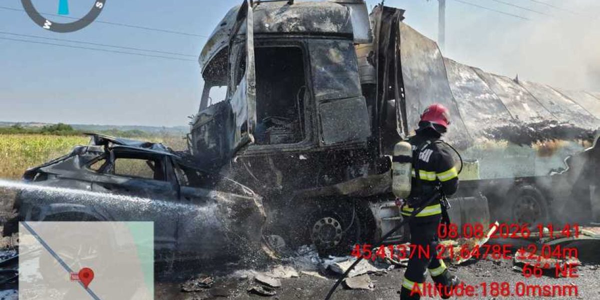 Tragedie pe șosea: Mașină și TIR s-au făcut scrum, șofer mort
