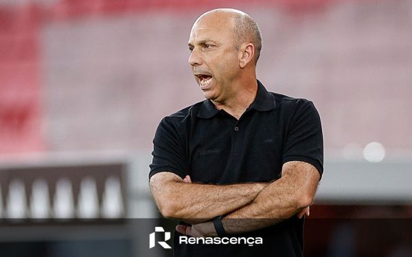 Pinheiro: Cu fani, la pauză aveam 3-4 goluri avans