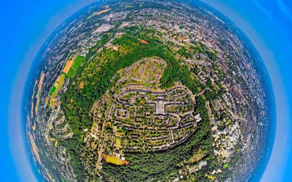 Românul Dezvăluie Satul cu 1.583 de Locuitori