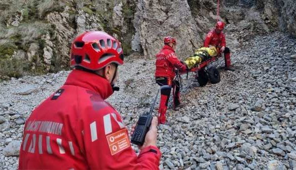 Salvamont: 25 de români salvați în 24 de ore, șase la spital