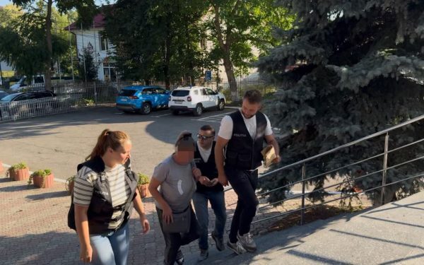 Botoșani: Femeie, reținută după ce și-ar fi ucis partenerul și îngropat cadavrul