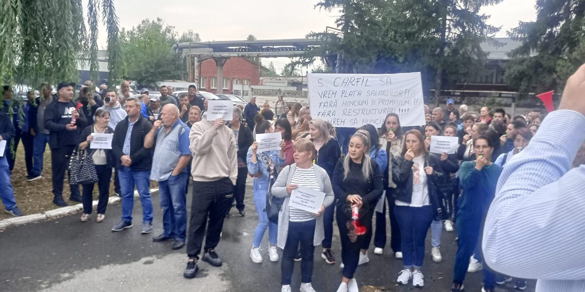 Grevă la Carfil Brașov: Angajații cer salarii, nu restructurări