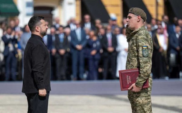 Zelenski, pe front: Anunț surprinzător de pe linia de luptă