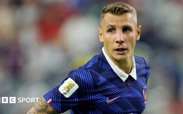 Digne la PSG! Aston Villa ia 8,5 milioane de lire