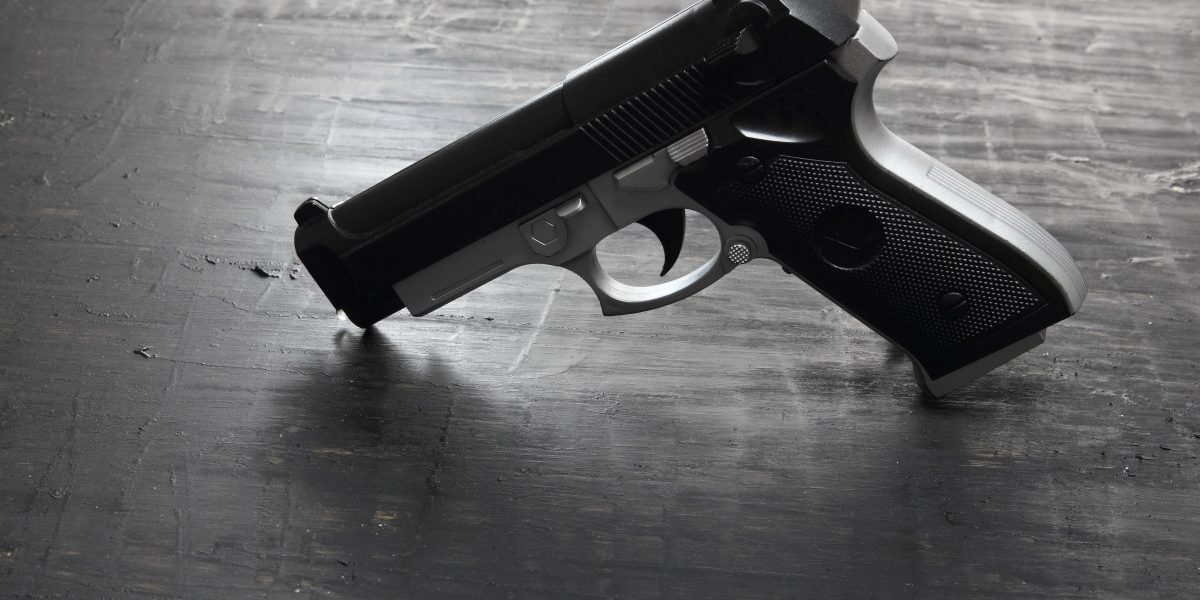 Arme letale din Turcia, prinse în România: trei acuzați în judecată