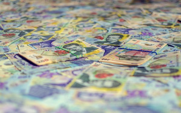 Românii împrumută statul: dobânzi noi pentru 1, 3, 5 ani