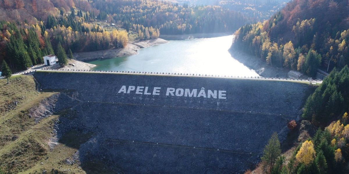 Lacuri secate: 180 de localități, fără apă. Rezerva e 70%