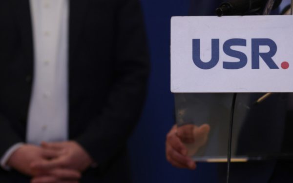 USR la CCR: PSD modifică legea incompatibilităților aleșilor