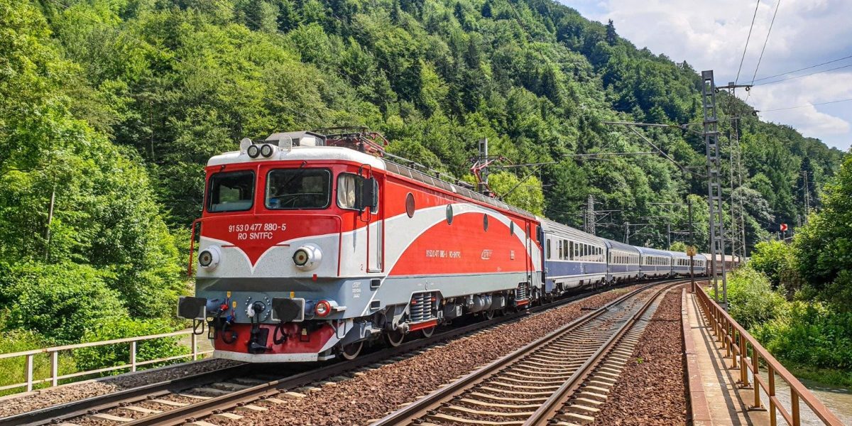 Locomotive diesel pe linia electrificată Cluj-Oradea. Risipă de bani PNRR