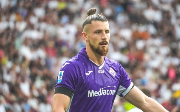 Drăgușin titular în Fiorentina – Benevento, debut oficial pe VOYO