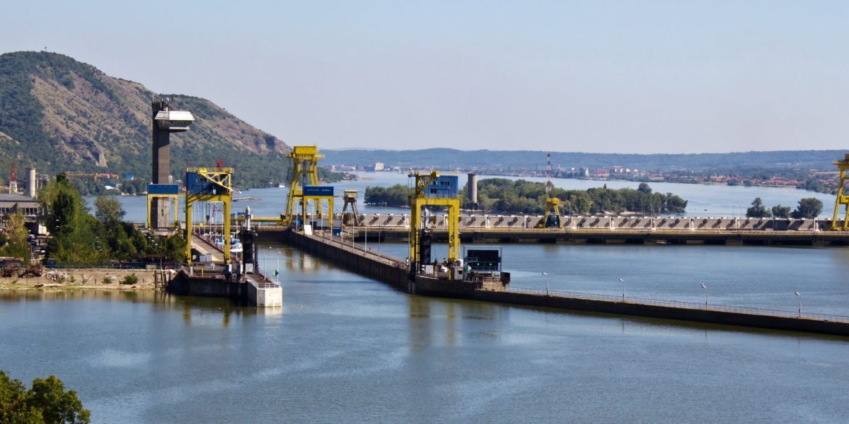 România, pe muchie de cuțit: 19 GW instalați, dar producție de sub o treime. Unde s-au dus investițiile
