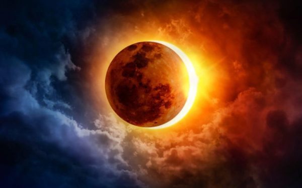 Eclipsea din 12 august: ce NU ai voie și ce riscuri te pândesc