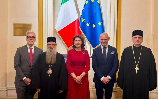 EPISCOPIA Italia RECUNOSCUTĂ OFICIAL: „Te văd, exiști”