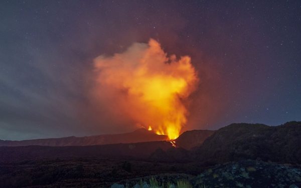 Etna blochează Catania: Zboruri anulate peste 24 de ore
