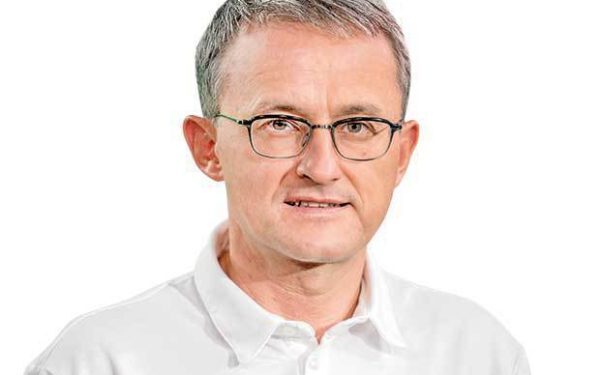 Economia, prizoniera statului: ANCPI și criza energiei blochează afacerile