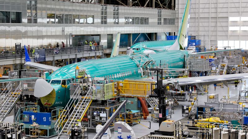Boeing 737 MAX, surpriză neplăcută: FAA cere inspecția pentru fisuri