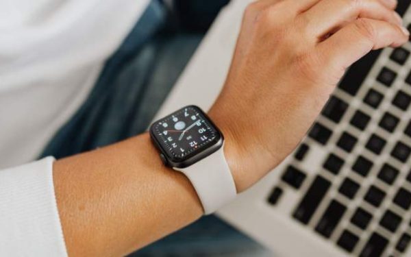 Apple Watch cu ecran rotund și fără ecran, în teste