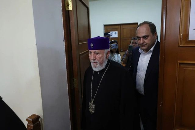 Patriarhul Armean, judecat în scandal cu Guvernul și Rusia